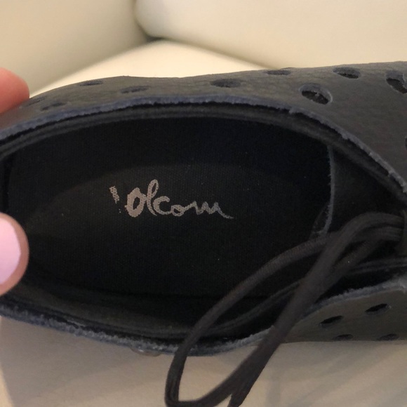 VOLCOM Black “On the Road” Leather Sneaker - Picture 3 of 6